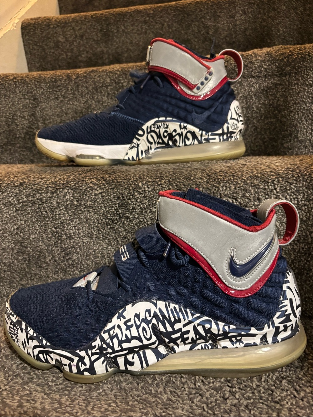 Nike LeBron 17 Cold Blue Graffiti authentic